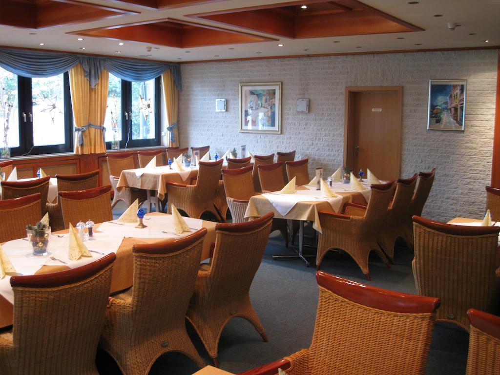 Hotel Restaurant 
